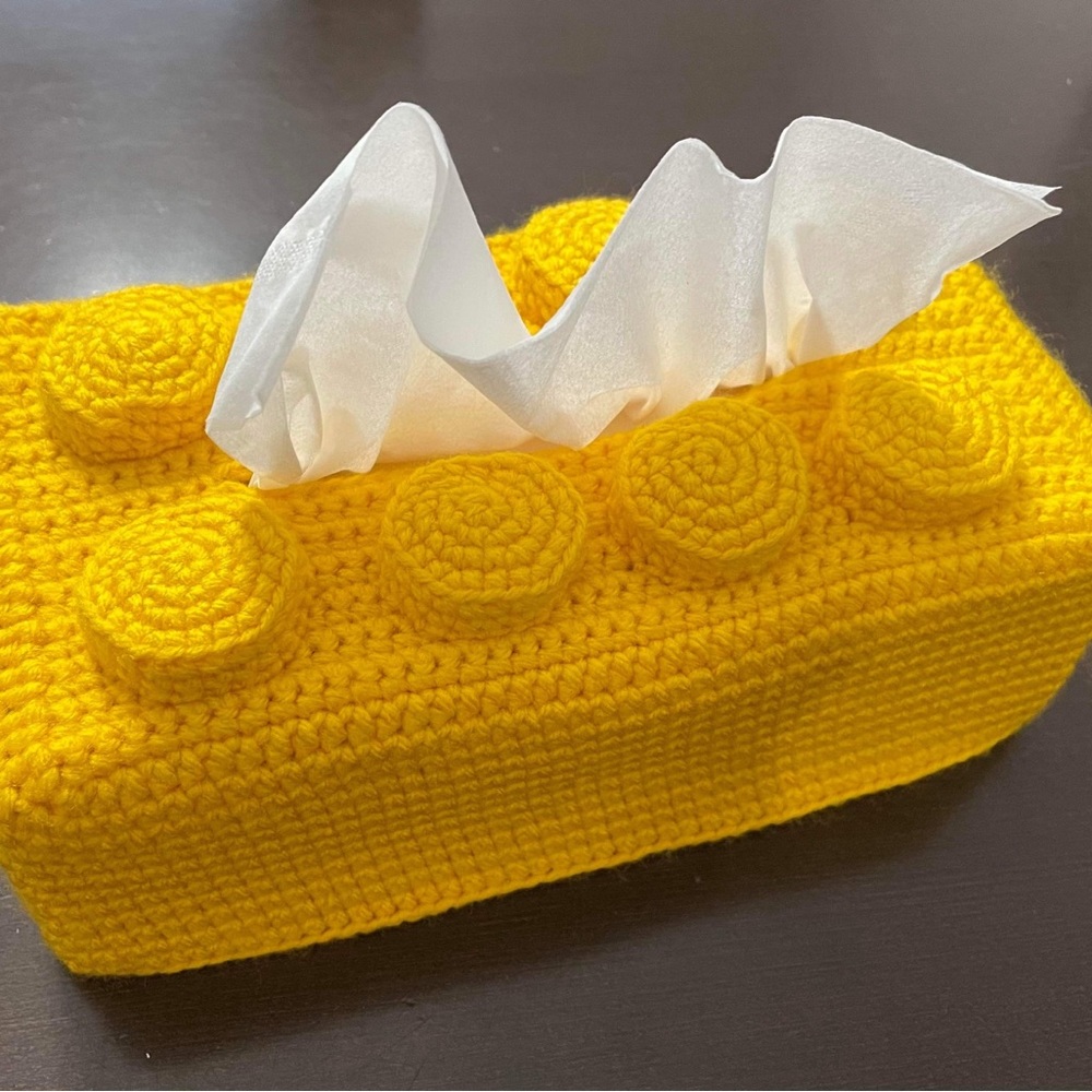 Crocheted tissue box cover